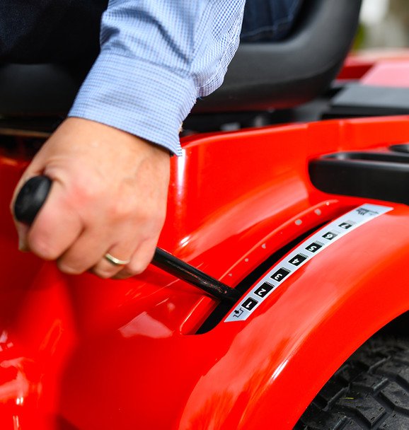 Troy-Bilt TB30B Riding Lawn Mower
